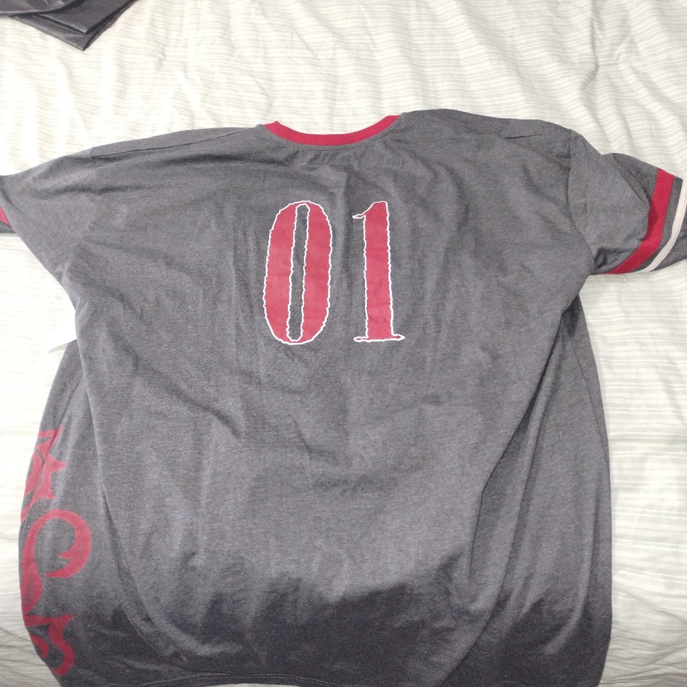 T-shirt - Picture 2 of 4